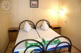 Гостиница Guest house Alena Геленджик Бюджетный двухместный номер с 2 отдельными кроватями-2